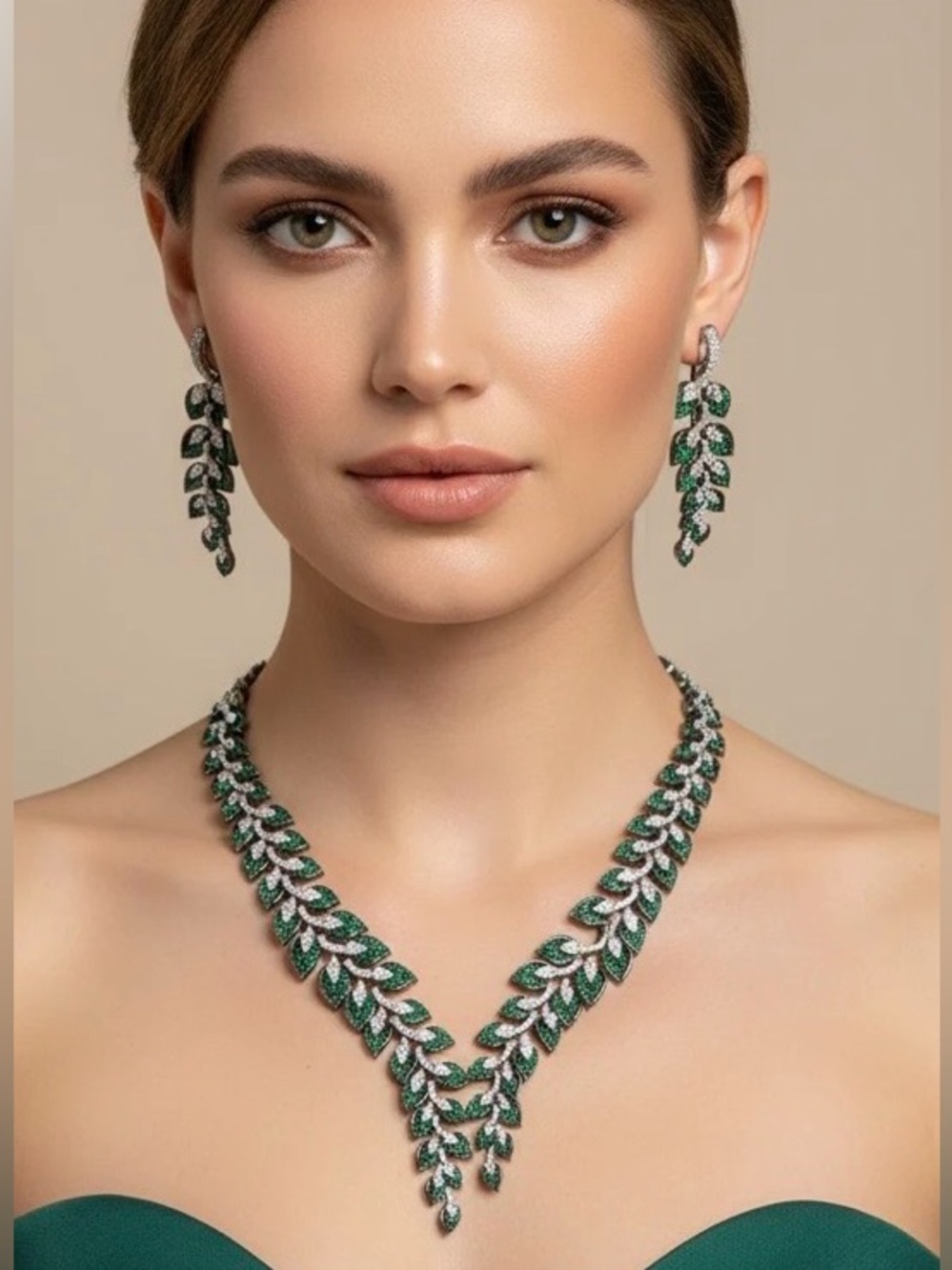 Elegant Green Necklace by